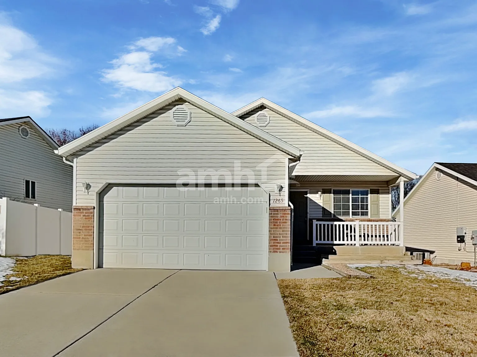 5 bed, 3.0 bath, 2576 sqft, $2,540 — Photo 1