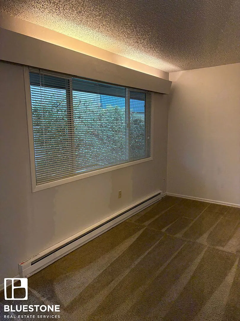 Center St. Apartments — Photo 2