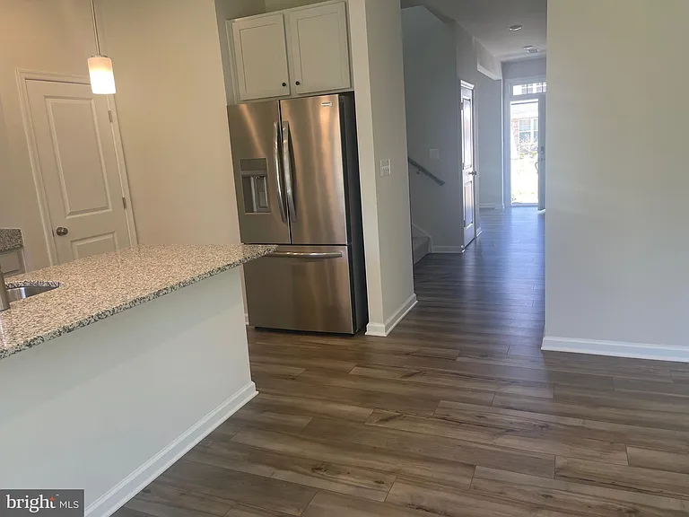 11 Forest Grove Ave — Photo 11