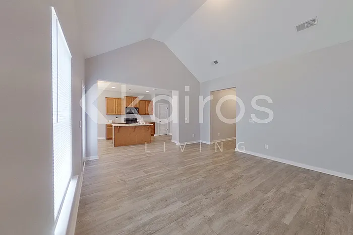 8005 Shadesbrook Dr — Photo 4