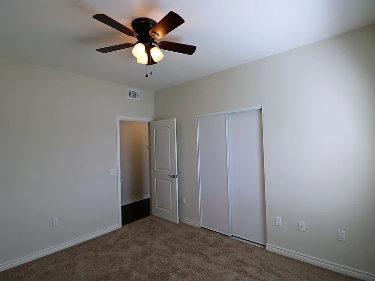 Santa Barbara Luxury Apartment Homes — Photo 24