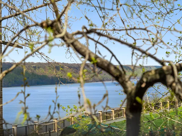 875 West 181st Street image 8 of 18