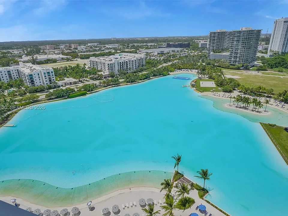 2411 Laguna Cir #1807