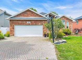 4906 Southwood Lakes Blvd, Windsor, ON N9G 2T1