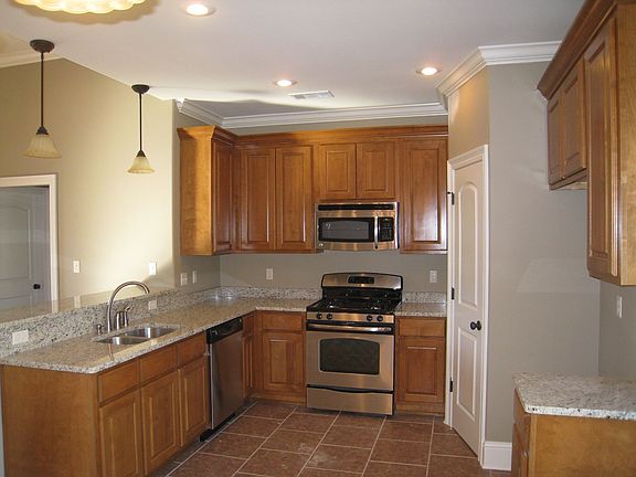 Kitchen has gorgeous granite countertops!
