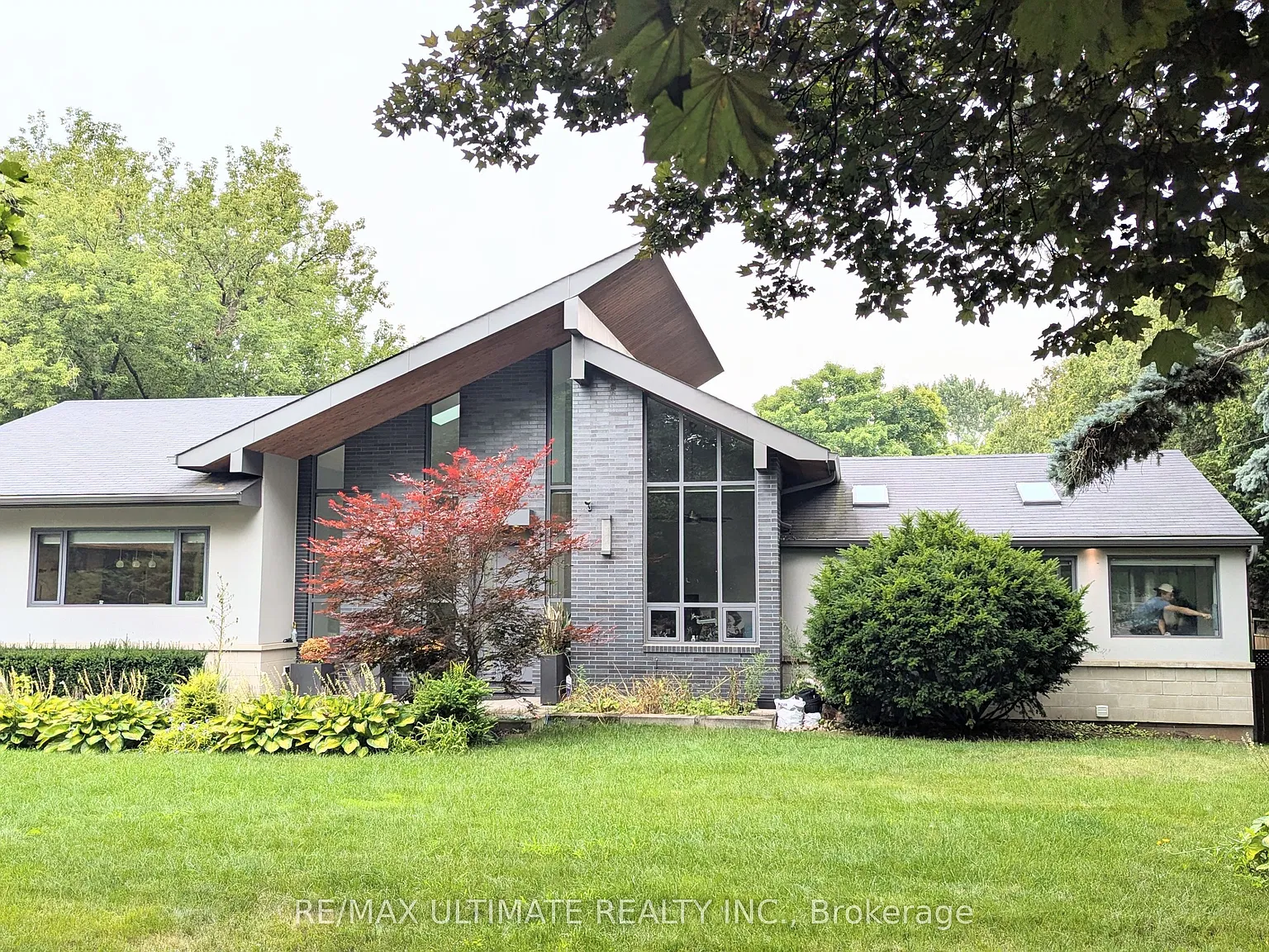 3 bed, $3,000 — Photo 2