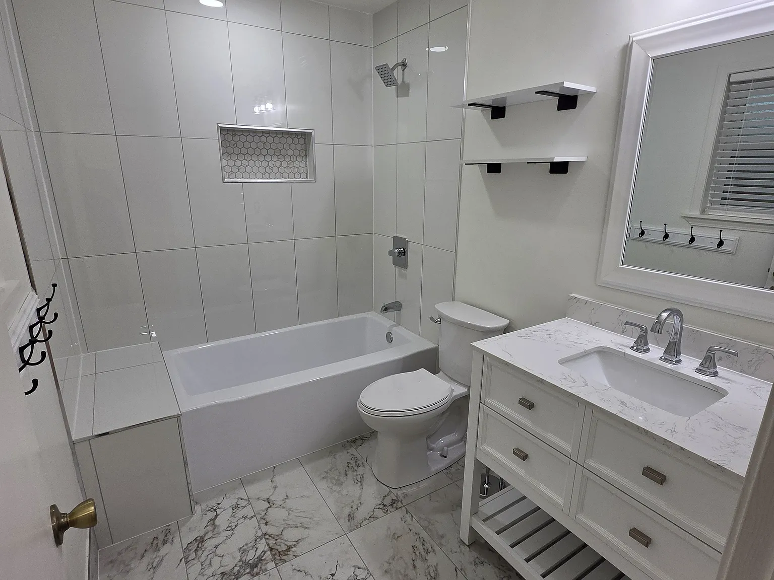 3 bed, 1454 sqft, $2,500 — Photo 3