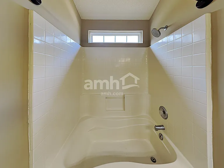 8836 Laurel Run Dr — Photo 13