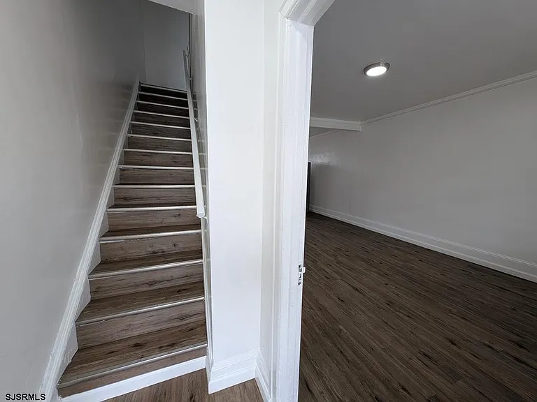 1005 N Michigan Ave — Photo 3