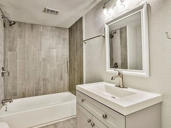 4th image of 3009 Tanglewood Dr