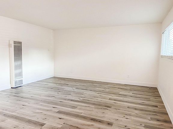 3rd image of 604 6th St #9