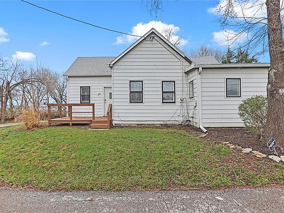 3rd image of 5421 Custer Ave