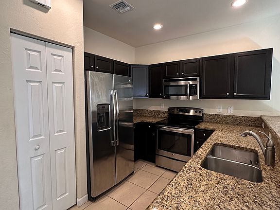 5th image of 3210 SE 6th St