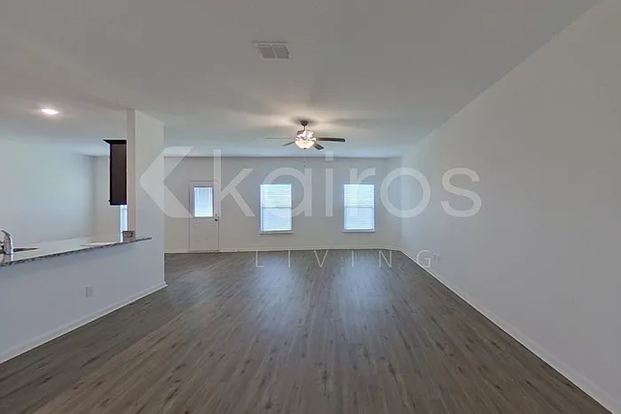 906 Shady Brk — Photo 2