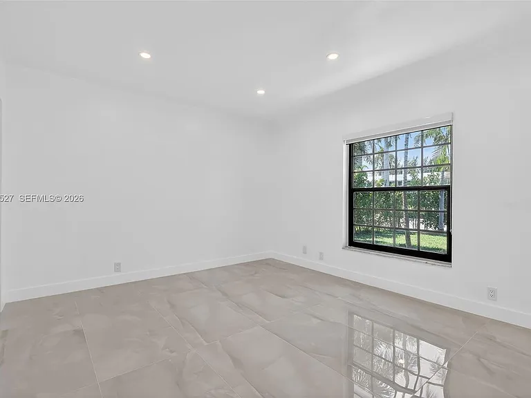 Alamanda Dr — Photo 20