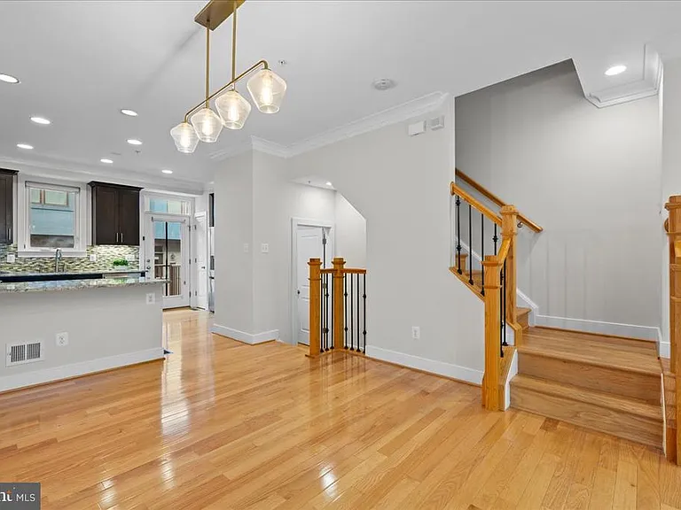 2916 Penny Ln — Photo 14