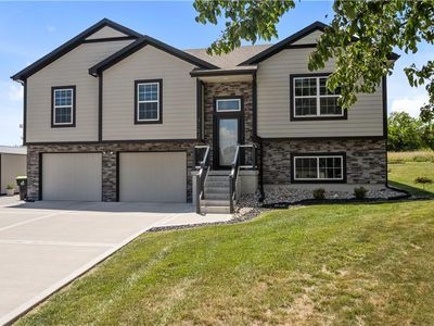 3102 Katy Trail Dr, Harrisonville, MO, 64701