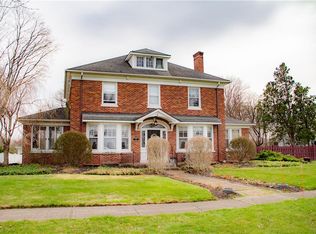 121 Woodland Dr, Rochester, NY 14612