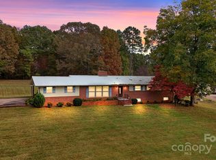 5692 Lee Cline Rd, Conover, NC 28613