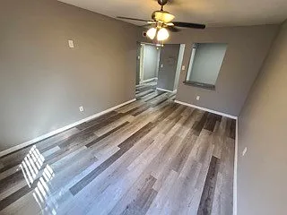604 Clark St — Photo 14