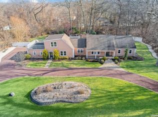 79 Westchester Dr, Rocky Point, NY 11778