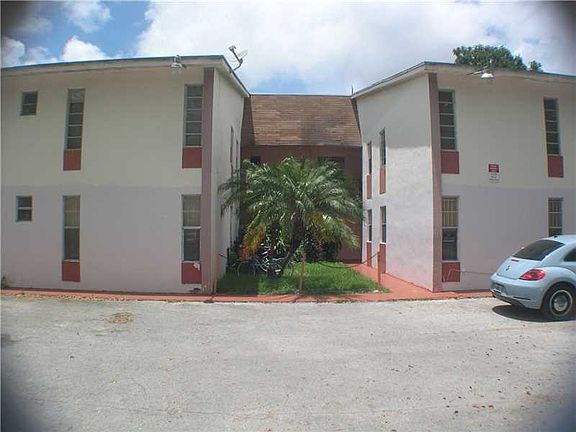3rd image of 1525 NW 19th Ter APT 22