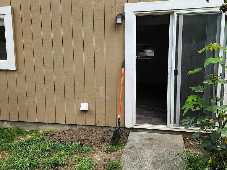 entrance to backyard