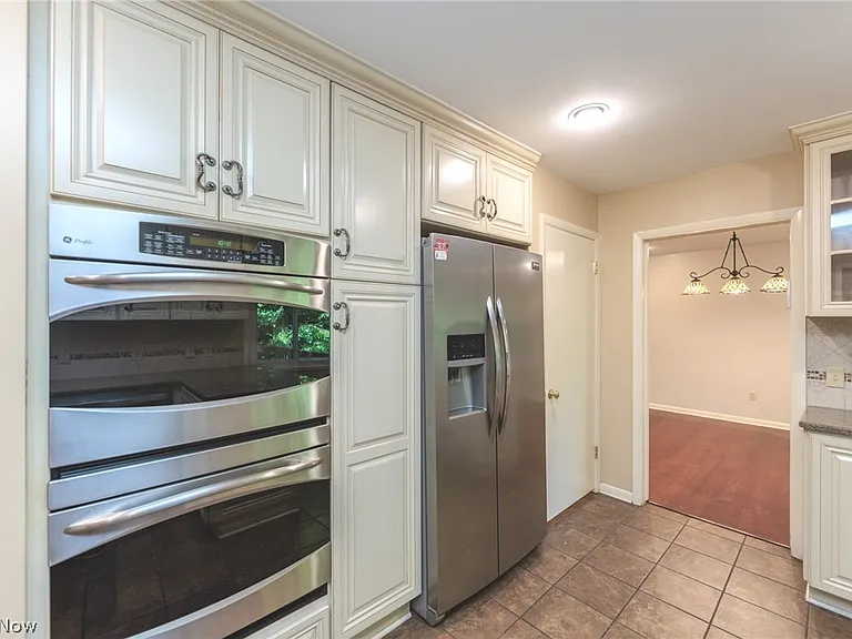 23721 Greenlawn Ave — Photo 10