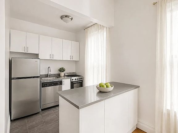 4th image of 154 W 70th St APT 7F