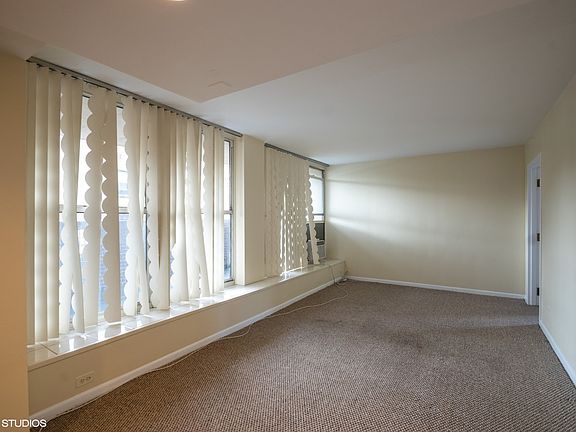 2nd image of 1540 N La Salle Dr APT 205