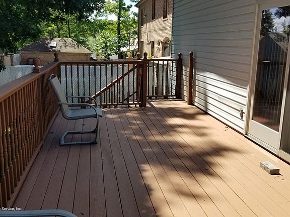 5th image of 1827 Carlton Ave