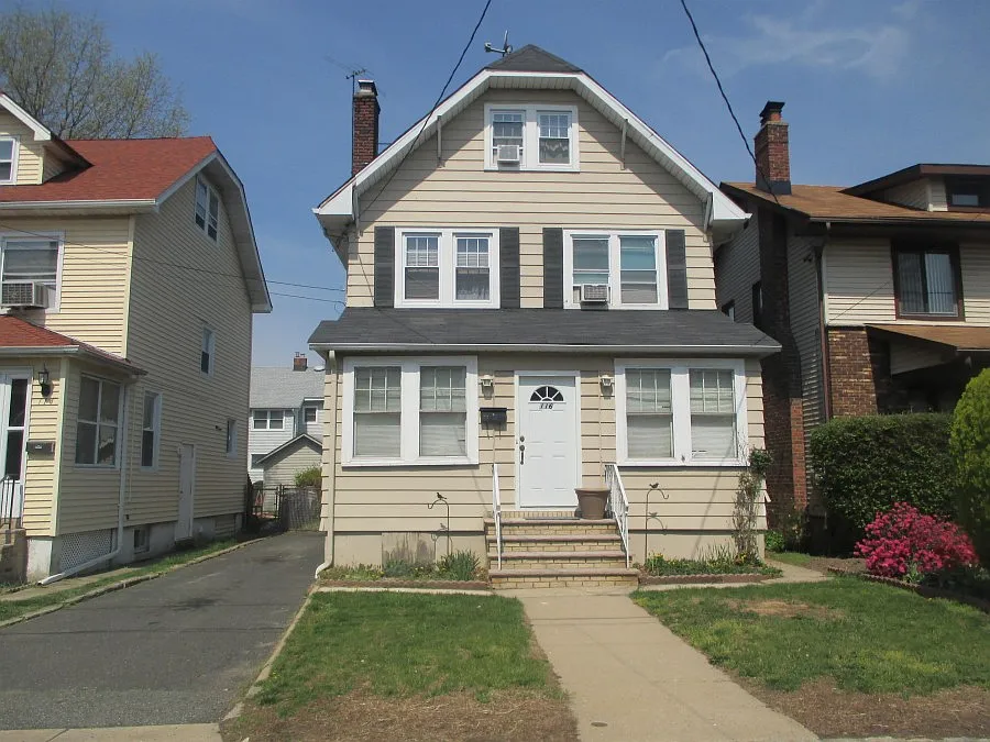 116 Lexington Ave photo 1