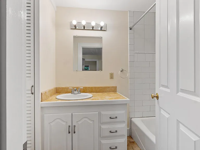 11 Chadwick St #11 — Photo 9