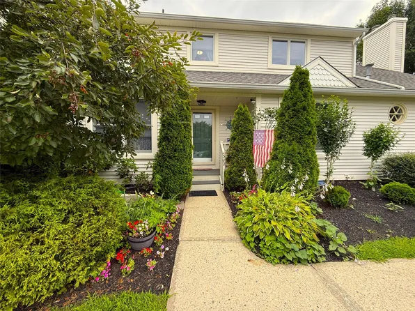 302 Cornwall Meadows Lane, Patterson, NY 12563