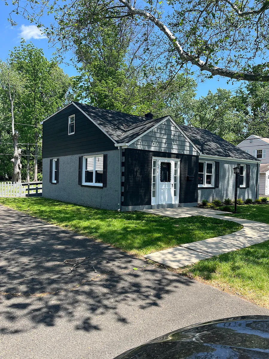 Building Photo - 1171 W County Line Rd