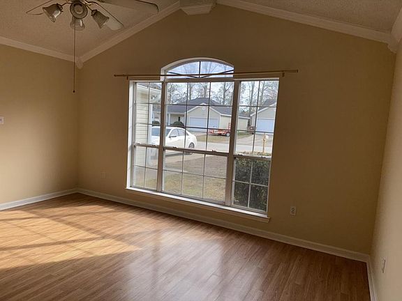 5th image of 16356 Clearwater Cir