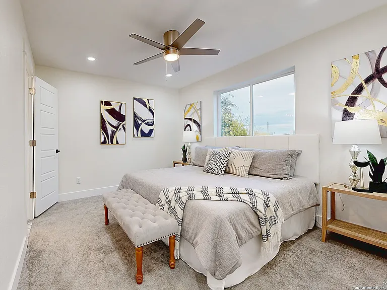 1019 S Hackberry St #201 — Photo 15