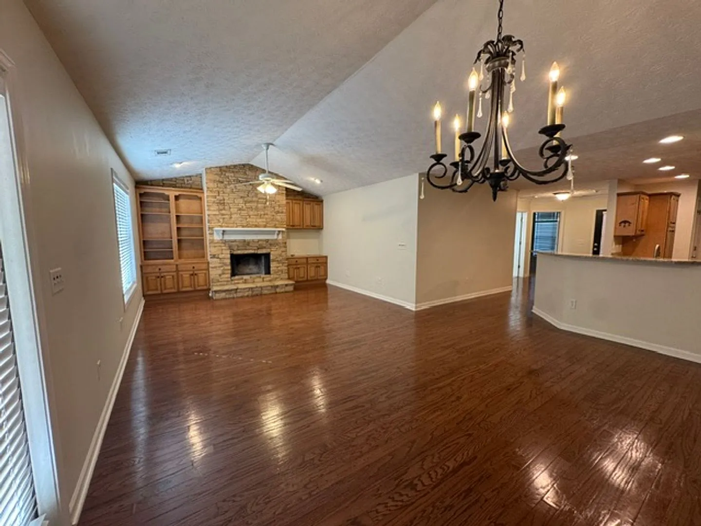 401 Creekside Drive — Photo 4