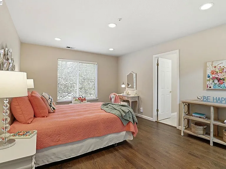 780 Avante Pl — Photo 16
