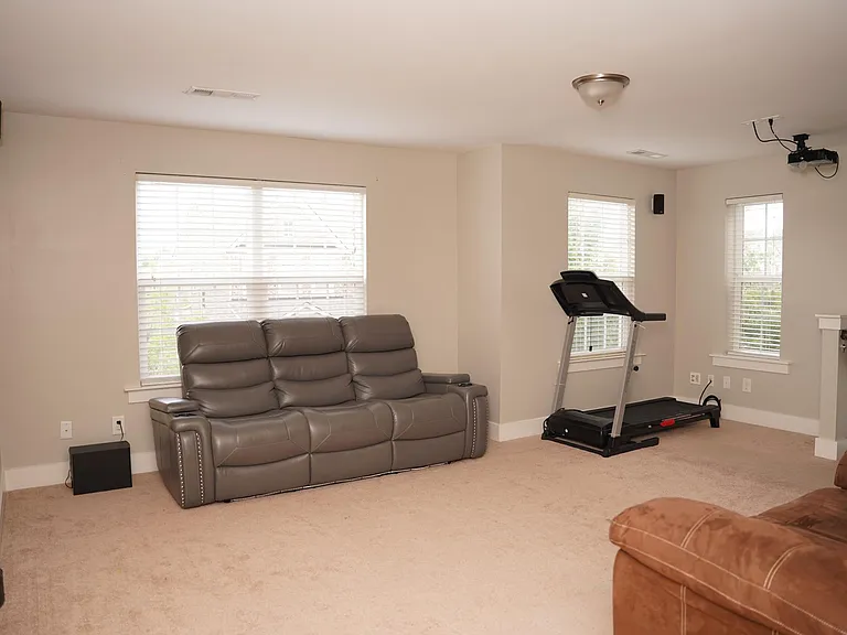 1037 Ryecroft Ln — Photo 18