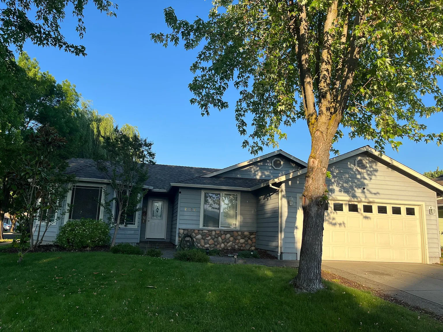 3 bed, 1640 sqft, $2,350 — Photo 2