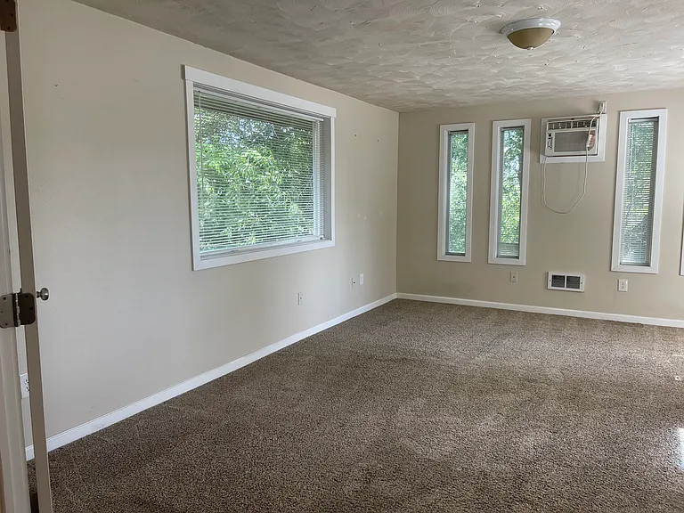 1622 N Willow Rd — Photo 16