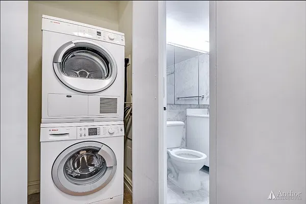 Rented by Anchor Associates | media 6
