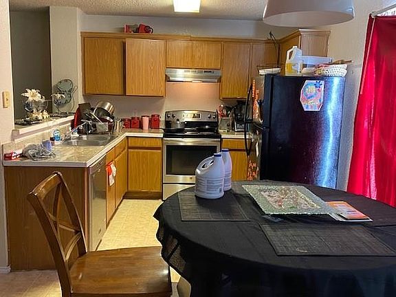 2nd image of 1519 Heritage Blvd
