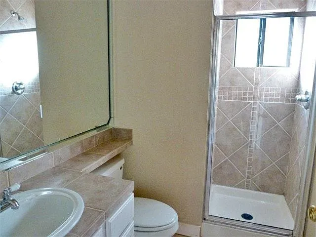 2nd Bathroom