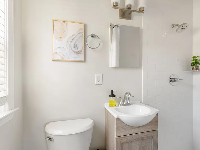 8702 Claymont Dr — Photo 14