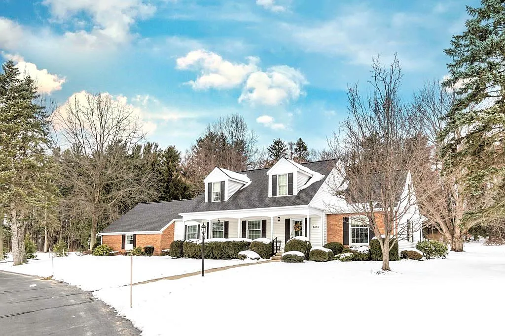 4385 Asbury Rd photo 1