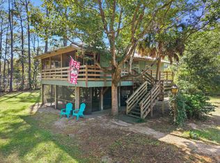 206 Clark Dr, Panacea, FL 32346