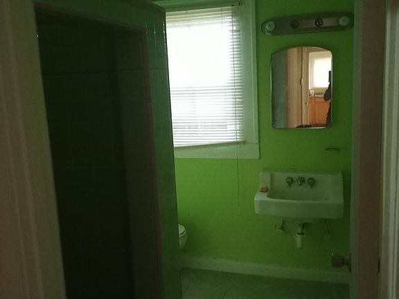 3rd image of 1005 16th Ave S