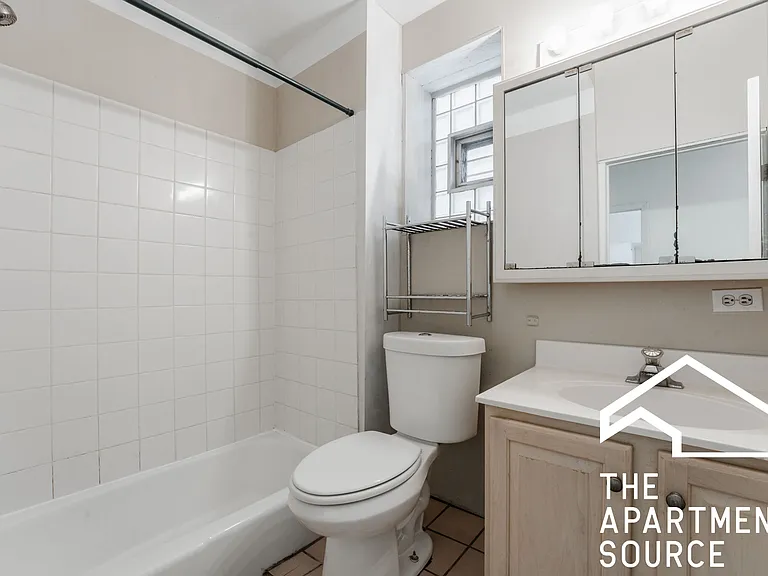 2334 N Wayne Ave #1R — Photo 9